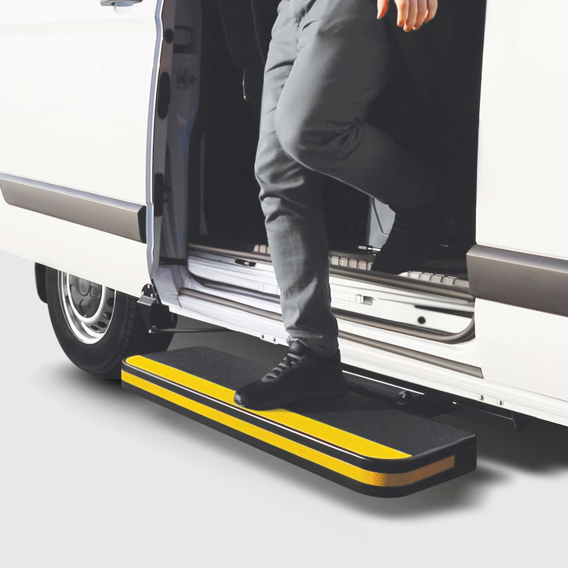 Mechanische Tuerkombinierte Trittstufe für Ford, Fiat, Nissan, Opel, Renault, MAN, Volkswagen. Serie X3 vollautomatische Trittstufe von AlphaDynamik, 100% entwickelt, konstruiert und hergestellt in Deutschland Mechanische Tuerkombinierte Trittstufe für Ford, Fiat, Nissan, Opel, Renault, MAN, Volkswagen. Serie X3 vollautomatische Trittstufe von AlphaDynamik, 100% entwickelt, konstruiert und hergestellt in Deutschland