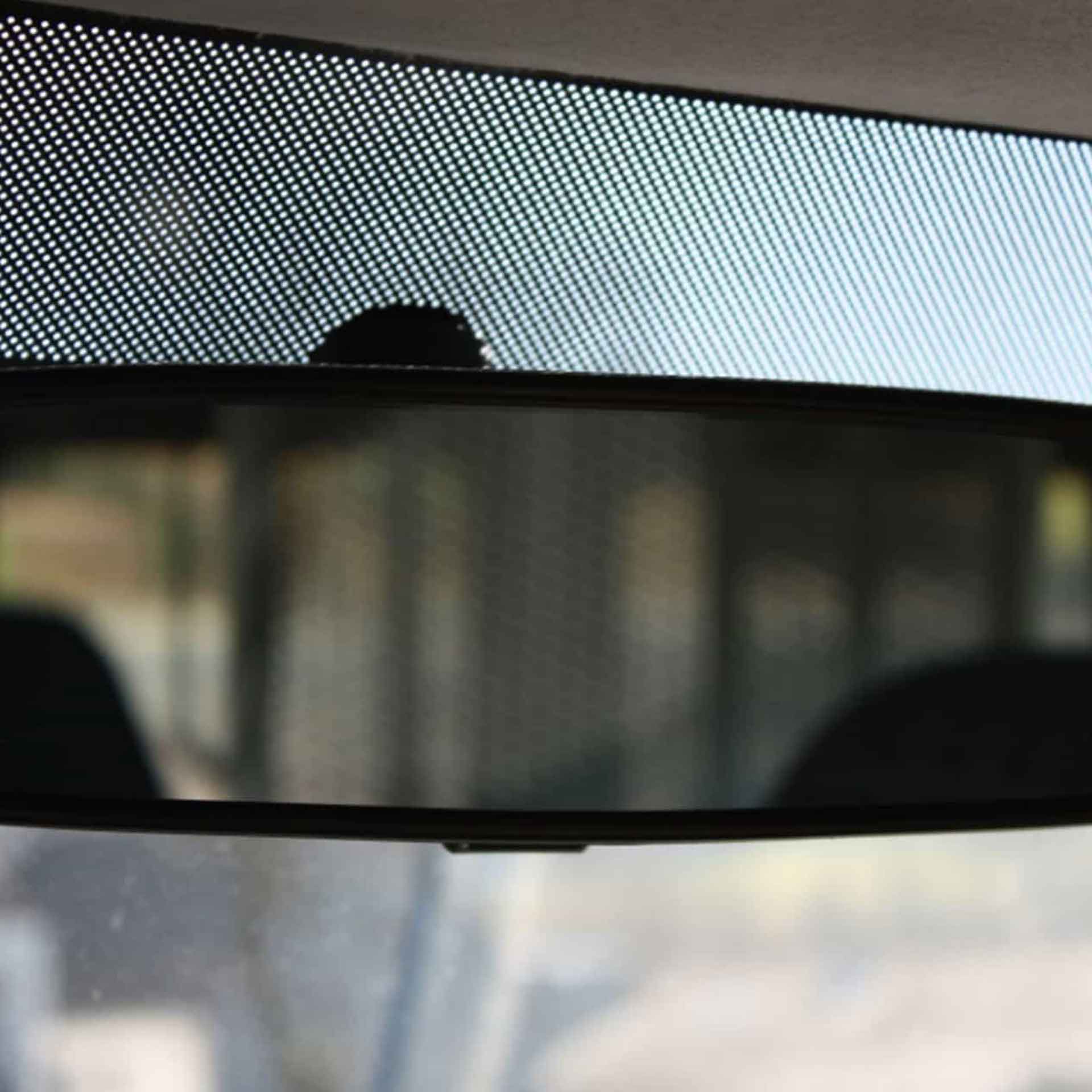 Festmontierte Rollstuhlrampe fuer Kleinbusse, Offene Struktur erlaubt Durchsicht nach hinten, Serie EASY von AlphaDynamik Festmontierte Rollstuhlrampe fuer Kleinbusse, Offene Struktur erlaubt Durchsicht nach hinten, Serie EASY von AlphaDynamik