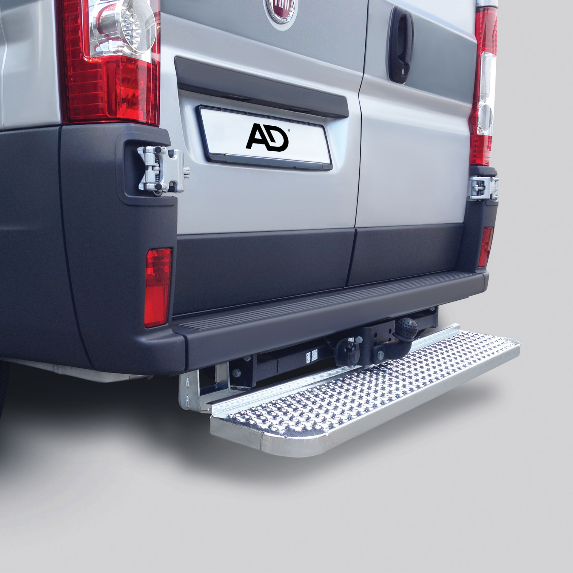 Serie HTF | Hecktrittstufe aus Stahl feuerverzinkt für ohne & mit AHK (GDW/Brink/Bosal/Alko/Oris/Thule), 1150mm - Transit 2014- Serie HTF | Hecktrittstufe aus Stahl feuerverzinkt für ohne & mit AHK (GDW/Brink/Bosal/Alko/Oris/Thule), 1150mm - Transit 2014-