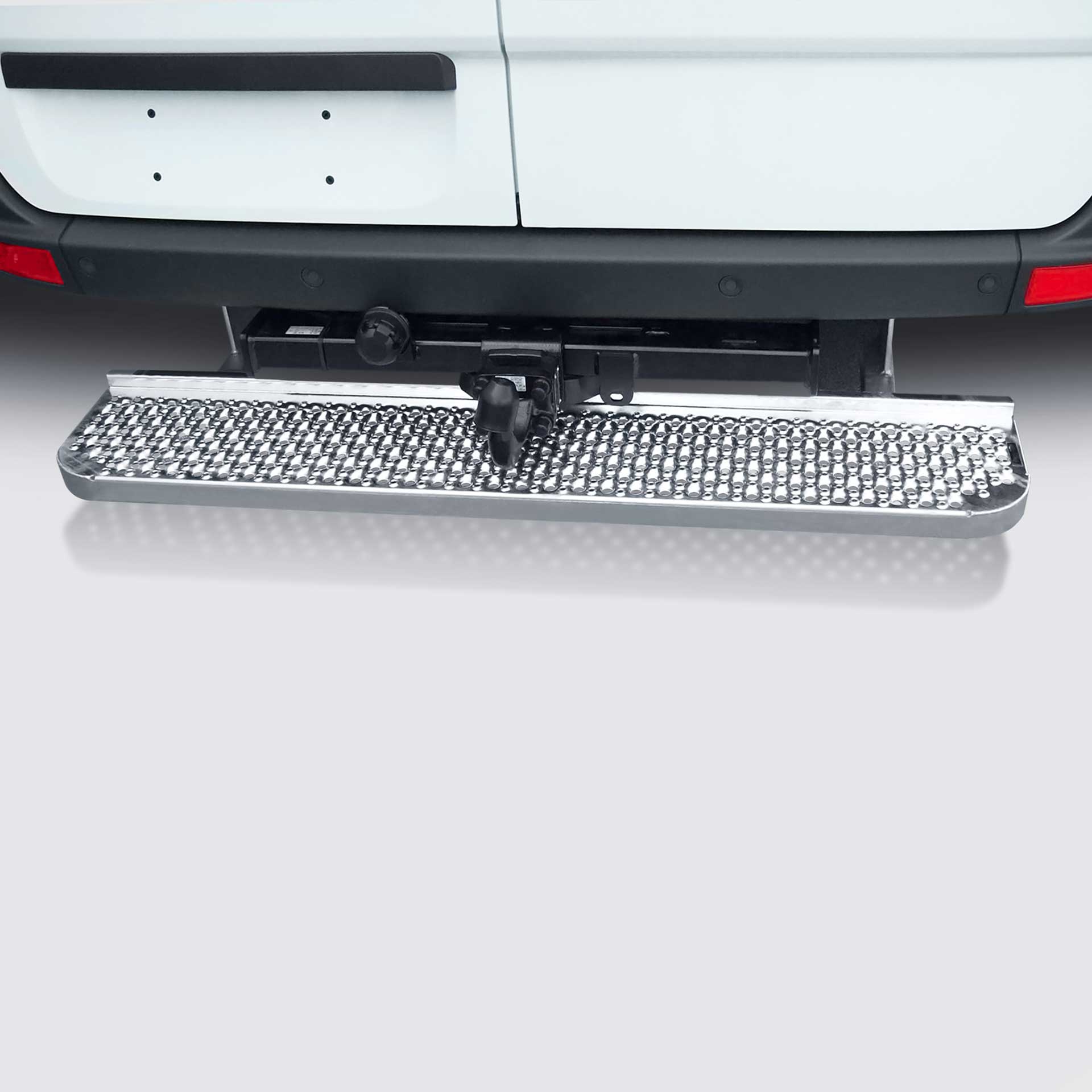 Serie-HTF-Hecktrittstufe-aus-Stahl-feuerverzinkt-mittig-von-AlphaDynamikP76sB7DEE5TNt