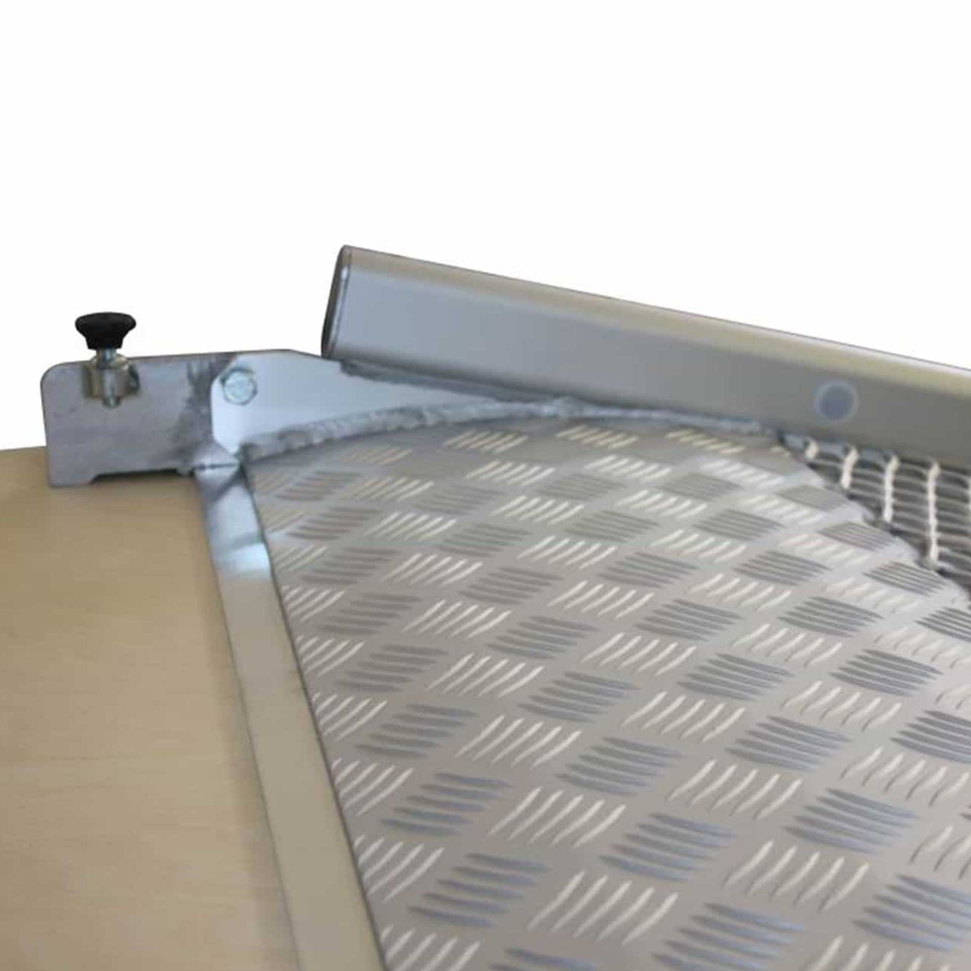 Rollstuhlrampe fue Van, Kleinbusse, Schwenkbar, Dauereinsatz im Rollstuhltransport. Festmontierte Ramp Serie EASY Rollstuhlrampe fue Van, Kleinbusse, Schwenkbar, Dauereinsatz im Rollstuhltransport. Festmontierte Ramp Serie EASY