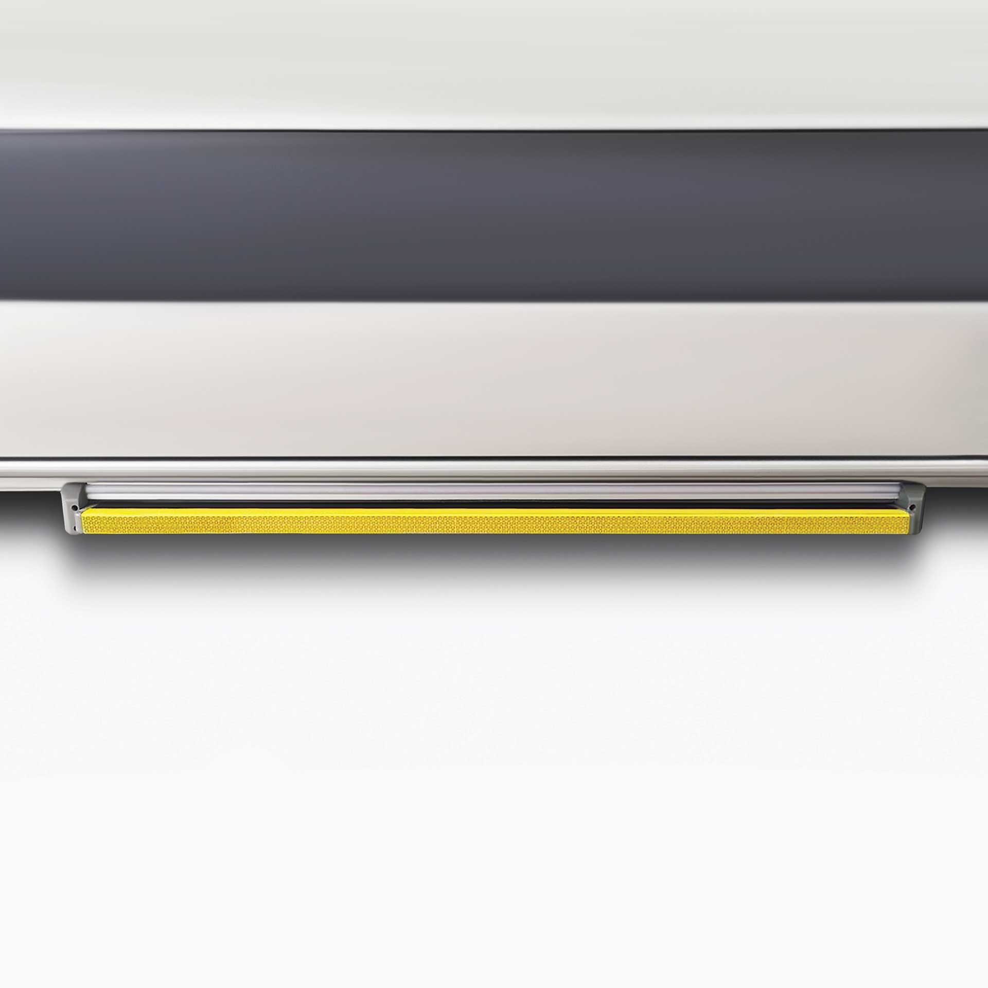 Serie E1 | Seitliche elektrische Kassettenstufe, 600mm - Uni/Transit 14-/Trafic 14-/Sprinter 18-