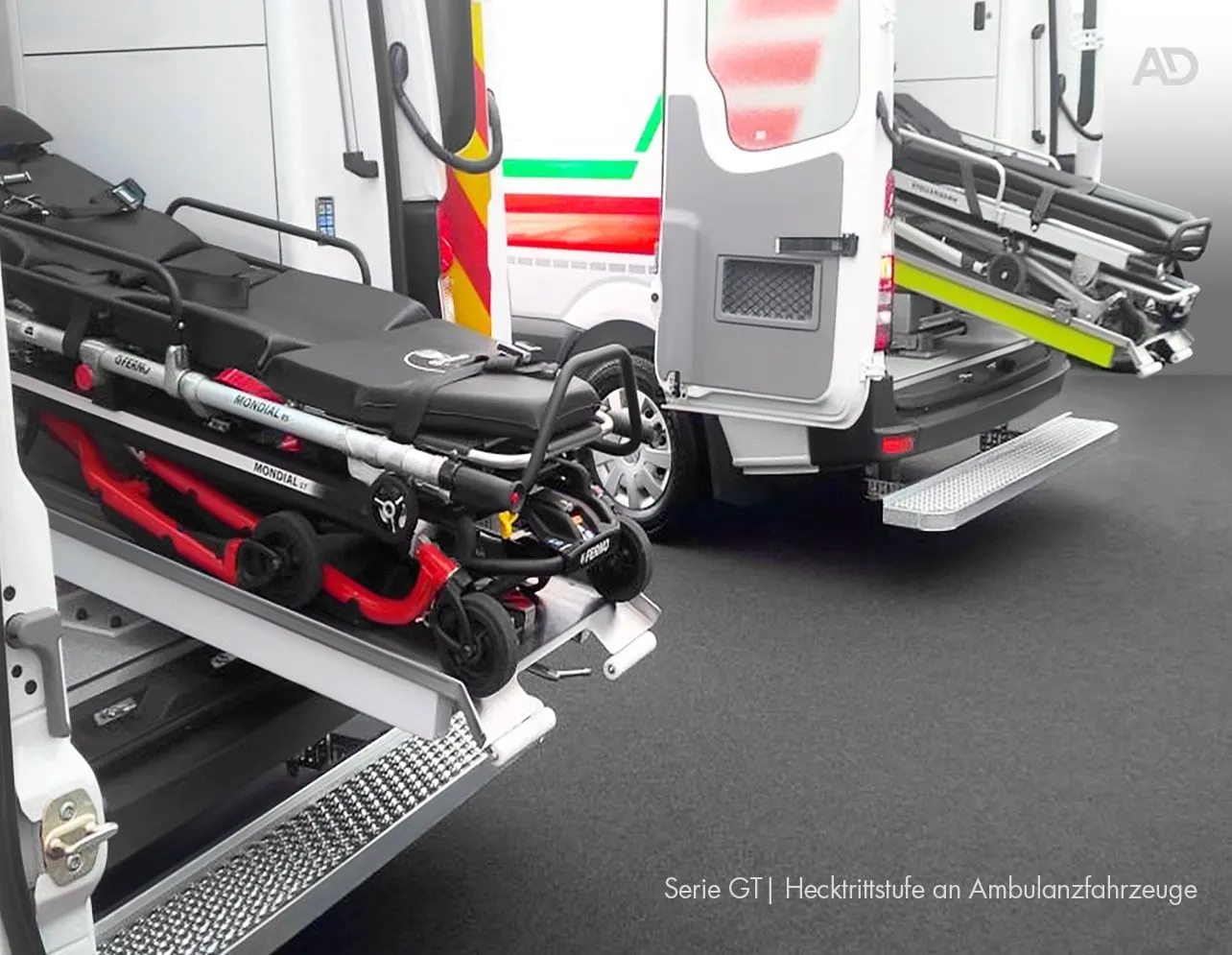 Hecktrittstufe an Ambulanzfahrzeuge. Universell Hecktrittstufen mit integriertem Rammschutz