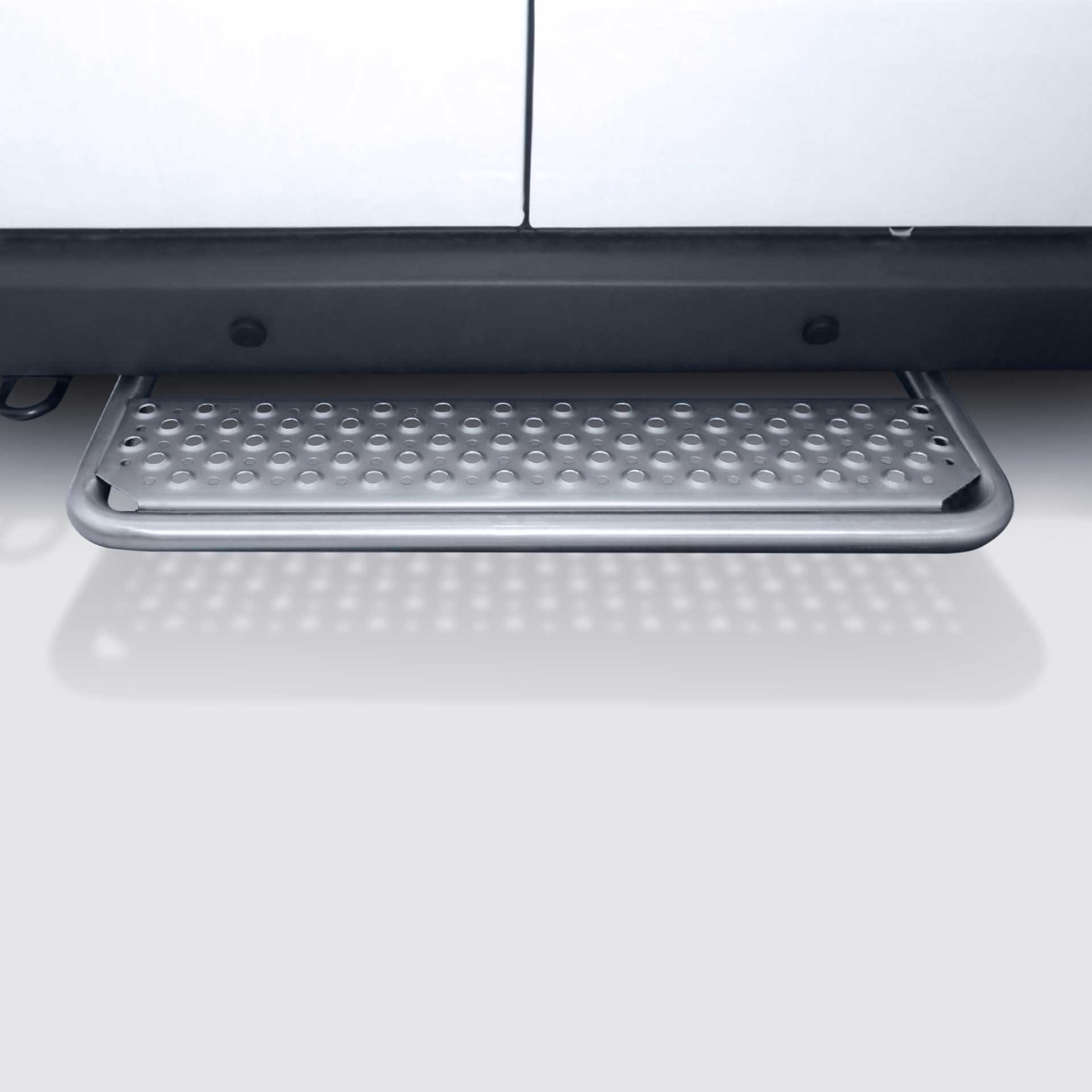 Serie-HTE-Hecktrittstufe-aus-Edelstahl-mittig-von-AlphaDynamik Serie HTE | Hecktrittstufe aus Edelstahl - Sprinter/Crafter 2006-2017, Sprinter 2018- Heckantrieb