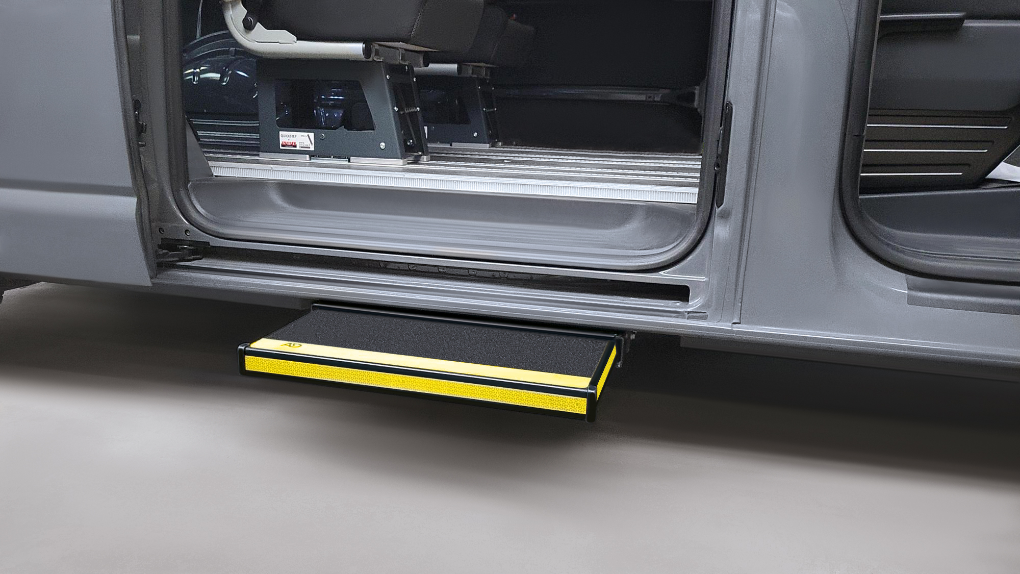 Serie M1 | mechanische seitliche Trittstufe, 600 mm - Transit ab 2014 Frontantrieb Serie M1 | mechanische seitliche Trittstufe, 600 mm - Transit ab 2014 Frontantrieb